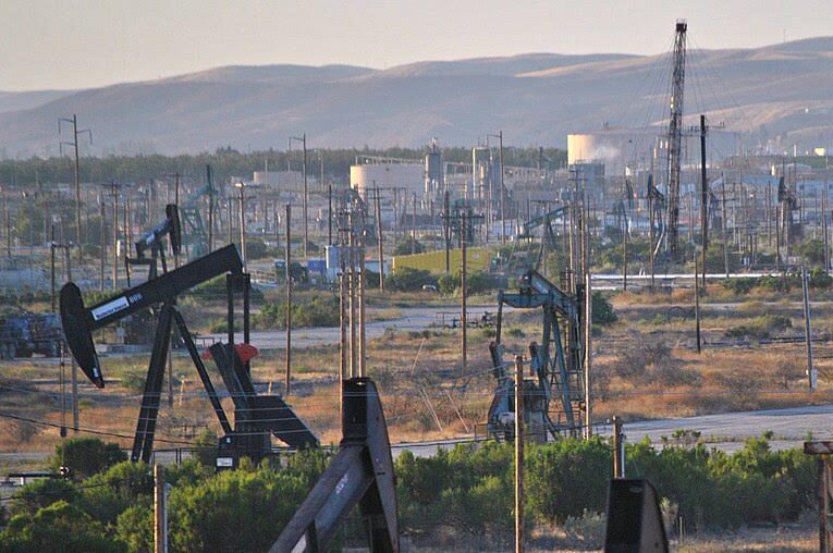Oil field desolation