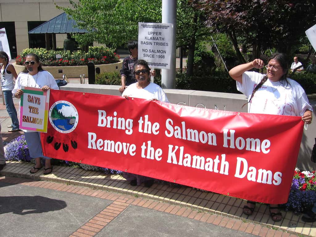 Klamath_tribes_dam_removal_demo indigenous protesters advocating for the removal of the Klamatha dam